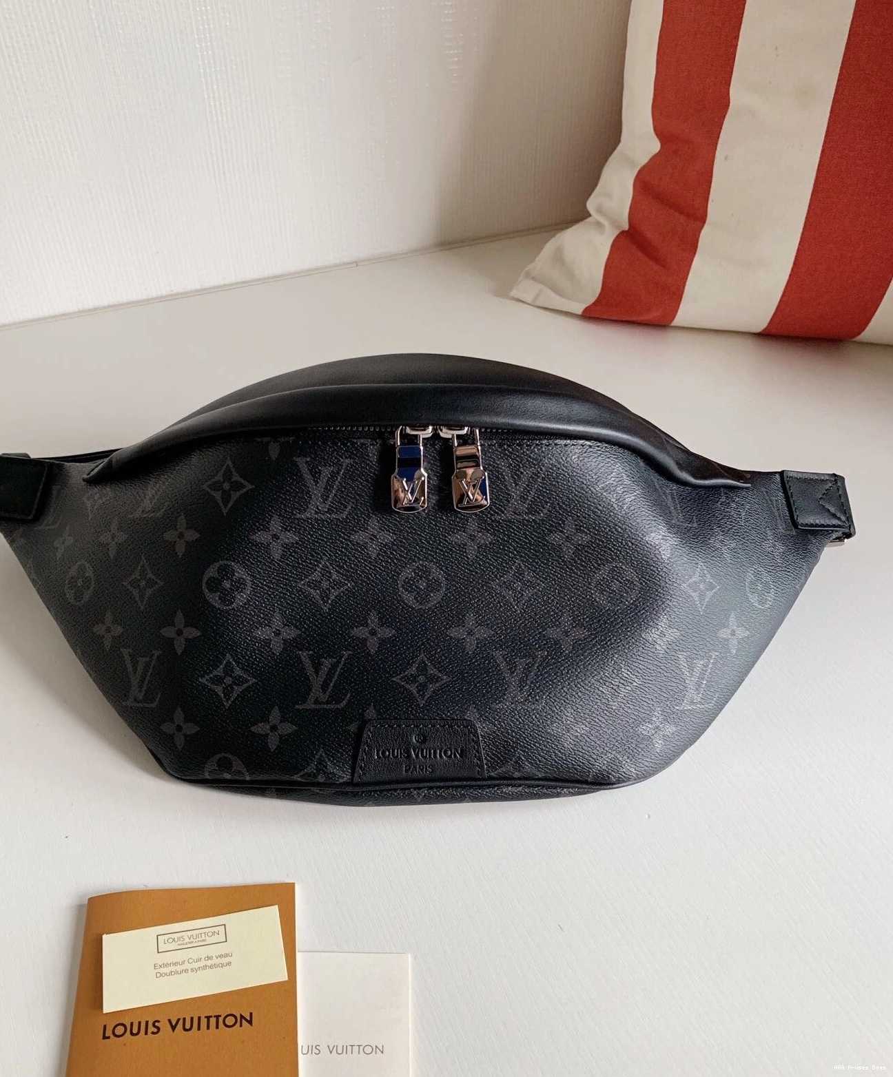 AAA Replica Ru DISCOVERY BUMBAG LOUIS VUITTON 0814